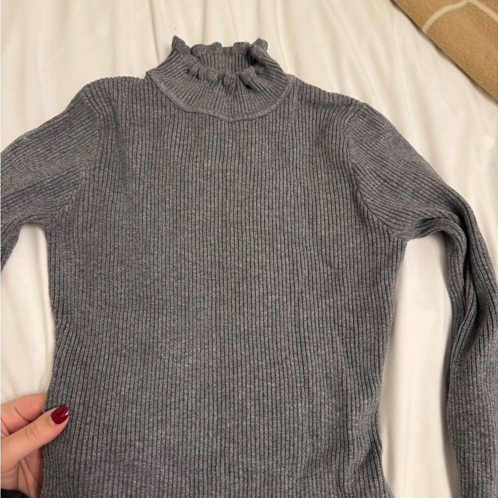 Gray Ribbed Turtleneck Sweater